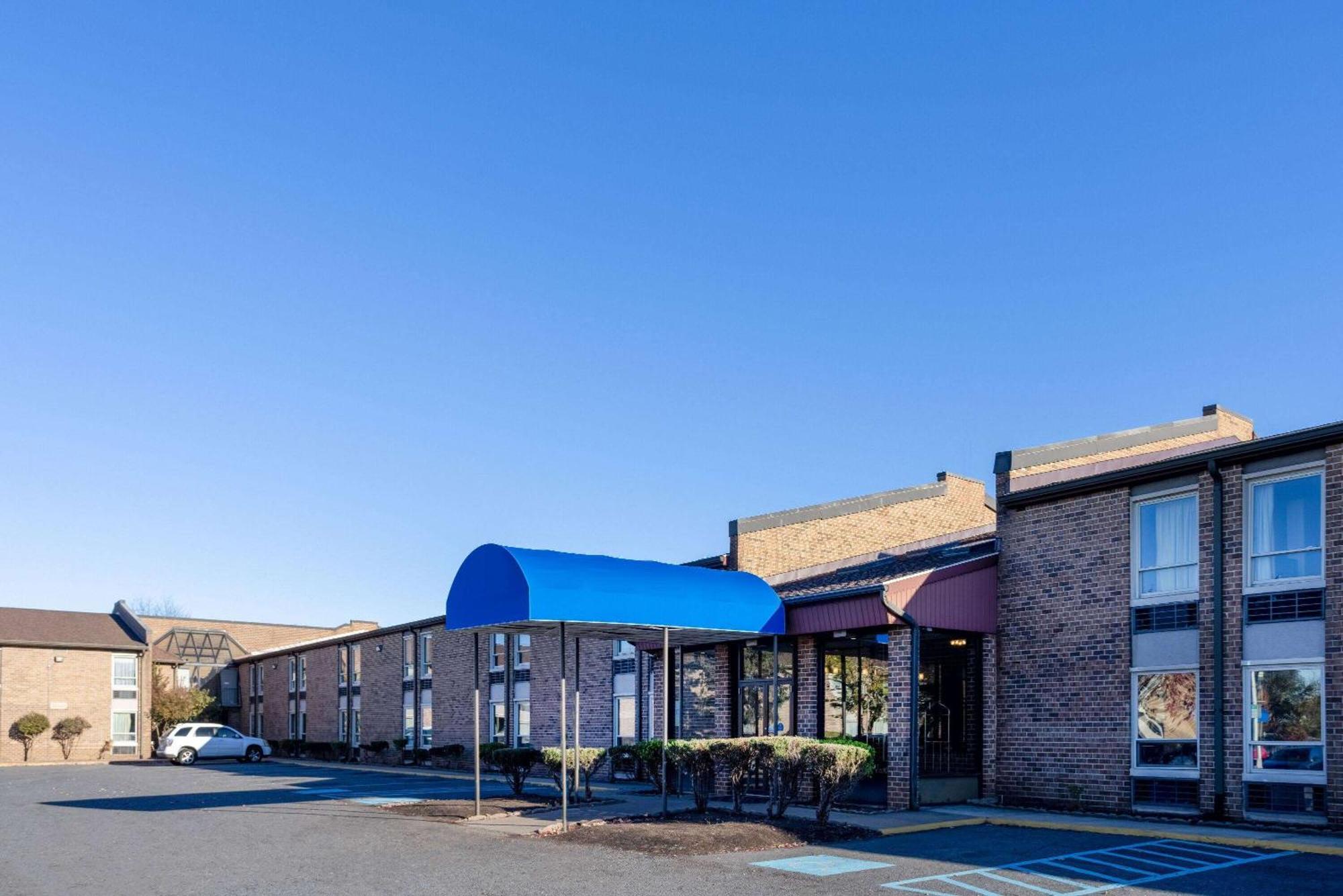 Days Inn By Wyndham Manassas Battlefield Εξωτερικό φωτογραφία